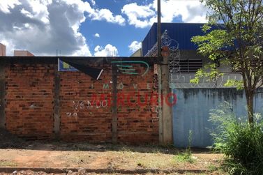 Terreno &agrave; venda - 252m&sup2; - Vila Industrial