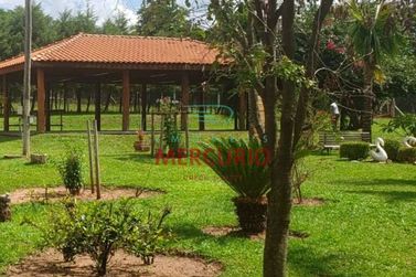 Ch&aacute;cara &agrave; venda - 24000m&sup2; - Piratininga