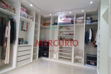 Casa &agrave; venda - 294m&sup2; - Centro