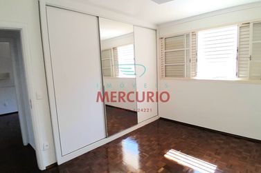 Casa &agrave; venda - 258m&sup2; - Centro