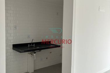 Apartamento &agrave; venda - 72m&sup2; - Centro