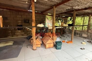 Ch&aacute;cara &agrave; venda - 180m&sup2; - Vila Santa Maria