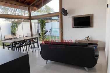 Ch&aacute;cara &agrave; venda - 150m&sup2; - Vale do Igap&oacute;