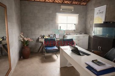 Ch&aacute;cara &agrave; venda - 180m&sup2; - Vila Santa Maria