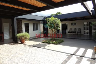 Casa &agrave; venda - 296m&sup2; - Jardim Terra Branca