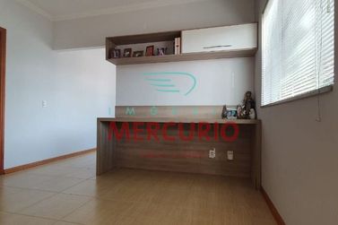 Casa &agrave; venda - 311m&sup2; - Centro
