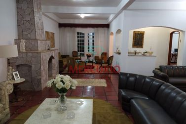 Casa &agrave; venda - 729m&sup2; - Jardim Shangri-L&aacute;