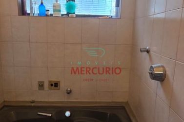 Sobrado &agrave; venda - 243m&sup2; - Vila Altin&oacute;polis