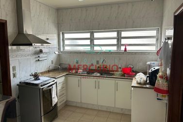 Casa &agrave; venda - 325m&sup2; - Vila Santa Tereza