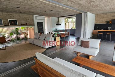 Casa &agrave; venda - 316m&sup2; - Jardim Shangri-L&aacute;