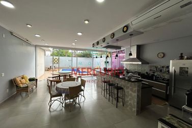 Casa &agrave; venda - 400m&sup2; - Residencial Primavera