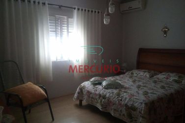 Casa &agrave; venda - 235m&sup2; - Centro