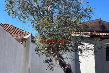 Casa &agrave; venda - 400m&sup2; - Centro