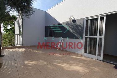 Casa &agrave; venda - 311m&sup2; - Centro