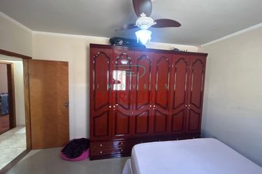 Casa para alugar - 211m&sup2; - Jardim Petr&oacute;polis