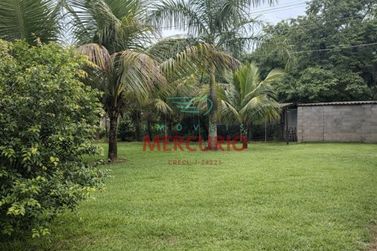 Ch&aacute;cara &agrave; venda - 180m&sup2; - Vila Santa Maria