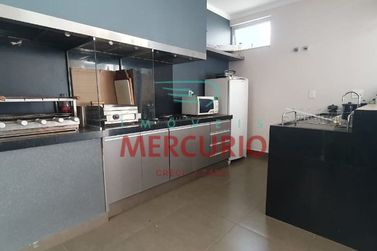 Casa &agrave; venda - 294m&sup2; - Centro