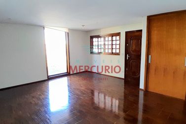 Casa &agrave; venda - 258m&sup2; - Centro