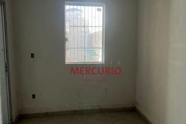 Casa &agrave; venda - 400m&sup2; - Centro