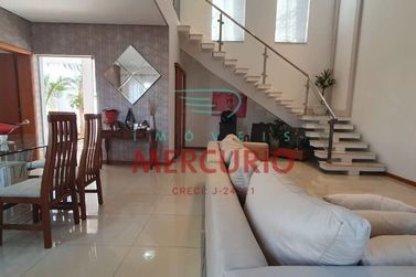 Casa &agrave; venda - 311m&sup2; - Centro