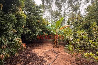 Ch&aacute;cara &agrave; venda - 180m&sup2; - Vila Santa Maria