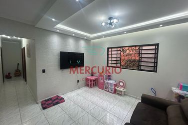 Casa &agrave; venda - 107m&sup2; - N&uacute;cleo Habitacional Vanuire