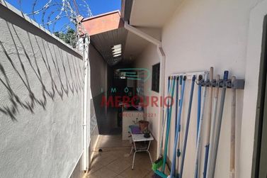 Casa para alugar - 211m&sup2; - Jardim Petr&oacute;polis