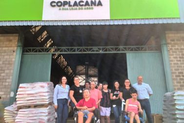 Usuários da Ritinha Prates visitam cooperativa de plantadores de cana-de-açúcar