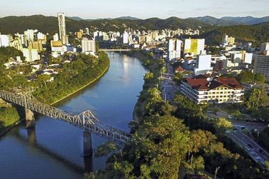 Blumenau está entre os destinos em alta para os viajantes brasileiros em 2024