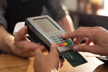 Procon orienta sobre as mudanças no limite dos juros do cartão de crédito