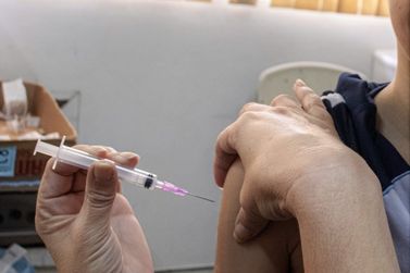 ESFs com sala de vacina estendem horário para vacinação