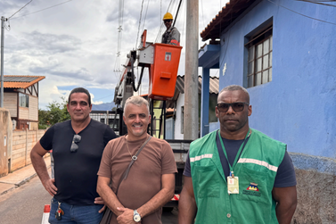 Vereador Adriano Diniz acompanha projeto piloto de retirada de cabos