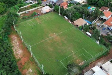 Ilumina&ccedil;&atilde;o de campo em Casa Branca &eacute; inaugurada com evento esportivo