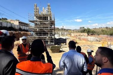 Nova sede do Corpo de Bombeiros em Brumadinho avan&ccedil;a e recebe visita t&eacute;cnica