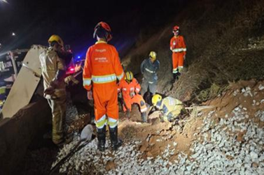 Bombeiros encontram terceira v&iacute;tima ap&oacute;s nova busca em acidente na BR-381