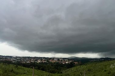Brumadinho e regi&atilde;o t&ecirc;m alerta para chuvas intensas e tempestade nesta segunda e ter&ccedil;a