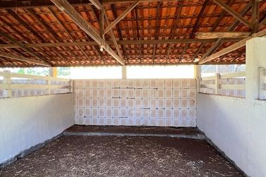 Fazenda &agrave; venda - 300m&sup2; - Centro 