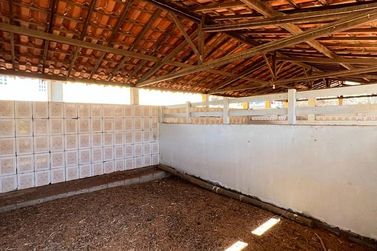 Fazenda &agrave; venda - 300m&sup2; - Centro 