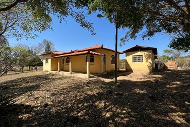 Fazenda &agrave; venda - 300m&sup2; - Centro 