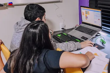 Escola de programação e robótica lança novos cursos com Extracurricular