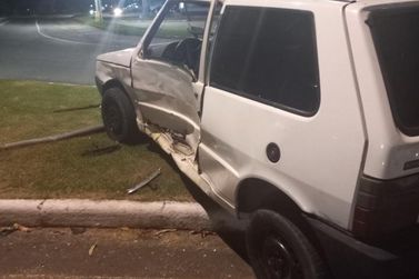 Carro com placas de Brusque se envolve em acidente em São João Batista