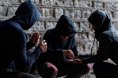 Uso de drogas em locais públicos passa a render multa de um salário mínimo em SC
