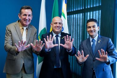 Vice-prefeito de Brusque se filia ao Republicanos em cerimônia em Brasília