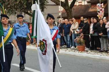 Desfile dos 165 anos de Brusque tem data alterada devido à previsão de chuva