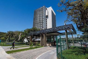 TJ nega pedido do governo de SC e mant&eacute;m suspensa lei que pro&iacute;be cotas raciais 
