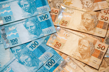 Sal&aacute;rio m&iacute;nimo regional sobe em SC; veja os novos valores