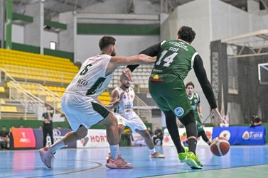 Brusque Basquete sofre virada no fim e se complica na decis&atilde;o da Liga Ouro