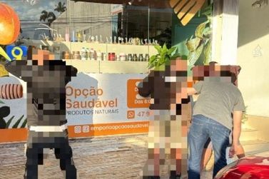 DIC prende dois homens por tr&aacute;fico de drogas no bairro Azambuja