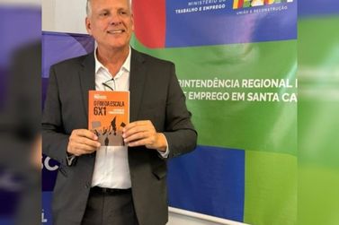 Ex-prefeito de Brusque, Paulo Eccel lan&ccedil;a livro sobre o fim da escala 6x1