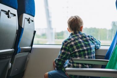 Menino &eacute; esquecido em &ocirc;nibus escolar e fica mais de tr&ecirc;s horas sem ser encontrado